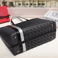 Tas Tote Kapasitas Besar Merek Terkenal Baru Bergaya Wanita, Tas Selempang Bahu Desainer Mewah, Tas Tangan Modis Elegan dan Trendi