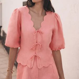 Conjunto de 2 piezas de lino para mujer, venta al por mayor 2025, top de manga abullonada y pantalón corto, cuello en V, con encaje y cordones - Product Image 5