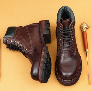 Botas Cortas de Estilo Británico a la Moda con Cierre, Punta Redonda y Cuero Tallado a Mano para Hombre - Product Image 2