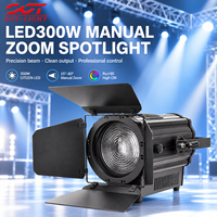 Projecteur LED Fresnel RGBW 300W, CRI95 élevé, R9 90, zoom manuel 15-60 degrés, DMX512, sans scintillement, éclairage dimmable pour le théâtre
