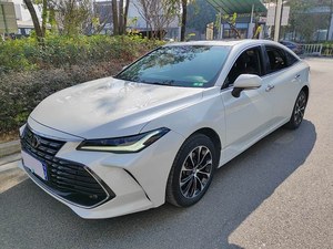 Toyota Avalon Usata 2023 di Lusso, 2.0L CVT Benzina, Berlina Usata - Product Image 2