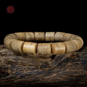 Bracelet Lu Thong en bois d'agar naturel de haute qualité, perles baril de 10 mm, grade 2, bijoux en oud - Product Image 4