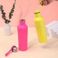 Gobelet isotherme hexagonal élégant et créatif ; Bouteille d'eau portable de sport en acier inoxydable 304 avec sangle de transport