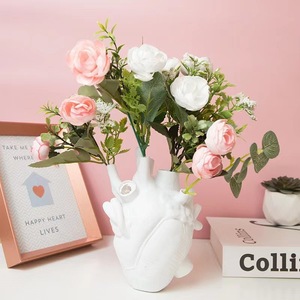<span class=keywords><strong>Vaso</strong></span> a Forma di Cuore Anatomico in <span class=keywords><strong>Resina</strong></span> Dipinto a Mano, Composizione Floreale Creativa, Decorazione da Tavolo per Casa e Ufficio - Product Image 3