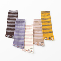 FF4840 Chaussettes antidérapantes en coton à rayures mignonnes pour femmes avec poignées Idée cadeau Chaussettes de ballet personnalisées Yoga Pilates antidérapantes