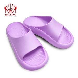 Sandalias ligeras de EVA con suela gruesa y acolchada impermeable, antideslizantes para baño, playa y exteriores. - Product Image 6