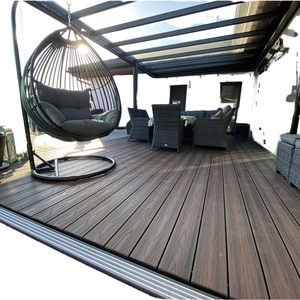 Tarima Exterior de Madera Plástica Compuesta (WPC) Europea Resistente a las Polillas, Baldosas para Patio con Aislamiento Térmico y Relieve 3D - Product Image 1