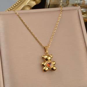 Collier Pendentif Ours en Peluche avec Breloque Cœur Rouge Sertie de Gemmes, Personnalisable, en Acier Inoxydable 316L Plaqué Or 18K, Chaîne Fine Maille Trombone - Product Image 5