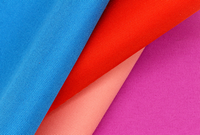 Vente directe usine Nouvelle Arrivée Tissu Oxford 600D 100% Polyester Tissé Enduit PU Résistant à l'Eau Ripstop Teint Uni
