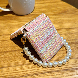 Capa de Telefone Dobrável com Textura de Tweed em Cores Arco-Íris e Pulseira de Pérola, Capa Protetora Anti-Queda e à Prova de Choque - Product Image 5