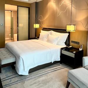 Juegos de Dormitorio Modernos para Hoteles Quality Inn, Muebles Duraderos y Ecológicos de Panel MDF Personalizados para Apartamentos y Villas - Product Image 1