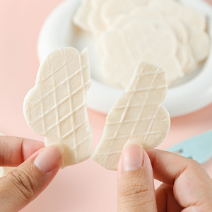 OEM Baby Flower Shape Rice <span class=keywords><strong>Cracker</strong></span> Maíz Grano Puffs Snack Halal Productos con Diferentes Sabores Precio Directo de Fábrica Rusk - Product Image 3