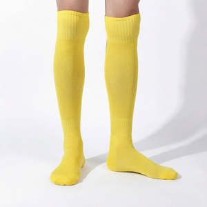 Chaussettes de football jaunes mi-hautes respirantes antidérapantes en tricot pour l'entraînement au football - Product Image 1