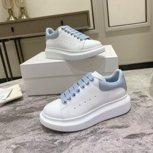 Zapatos de Diseñador para Hombre, Color Azul Gelatina, Suela Gruesa, Zapatos Deportivos Versátiles, Zapatos de Mujer Originales, Lujosos y a la Moda - Product Image 1