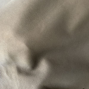 Cuir grainé de peau de mouton noir écologique pour la décoration intérieure, l'artisanat, les ceintures, les canapés, les chaussures, les escarpins, les bottes, les jupes, les costumes et les coussins - Product Image 2