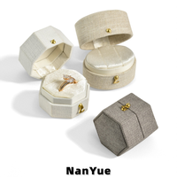 Boîtes à bagues en lin de luxe avec logo personnalisé, mini boîtes à bijoux en forme de coquille, emballage pour bagues de fiançailles, mariage, demande en mariage, boîte de rangement pour bagues