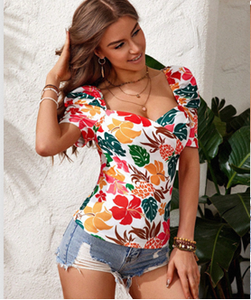 Blusa de Mujer con Estampado Floral, Cuello Corazón, Tejido Sólido, Corte Regular, Elegante, para Fiestas y Uso Casual, Cómoda para Toda Temporada - Product Image 2
