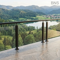 Poteau de balustrade en verre moderne en acier inoxydable 316 304 à fixation au sol pour système de balustrade en verre sans cadre Villa & Centre Commercial BNS