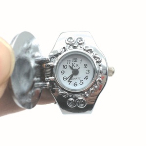 Relojes de Anillo Ajustables de Talla Única, Reloj de Dedo Elástico con Esfera Redonda de Cuarzo y Acero Inoxidable, Mini Reloj para Parejas, Regalo - Product Image 2