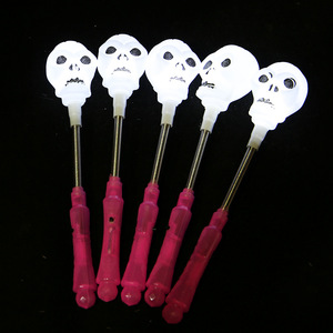 Bâton <span class=keywords><strong>lumineux</strong></span> LED fluorescent en plastique pour Halloween, motif crâne et citrouille, jouet pour enfants, petit cadeau pour marché nocturne - Product Image 1
