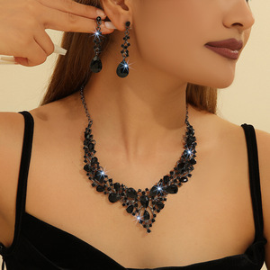 Éxito de Ventas Transfronterizo: Conjunto de Collar y Pendientes de Novia con Pedrería Europea y Americana para Banquetes y Fiestas, Atrevido y Elegante - Product Image 4