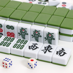 Ensemble de Mahjong de Voyage Pliable de Luxe Moderne avec 4 Couleurs de Tuiles, Jeu de Collection Fait Main pour Adultes - Product Image 1