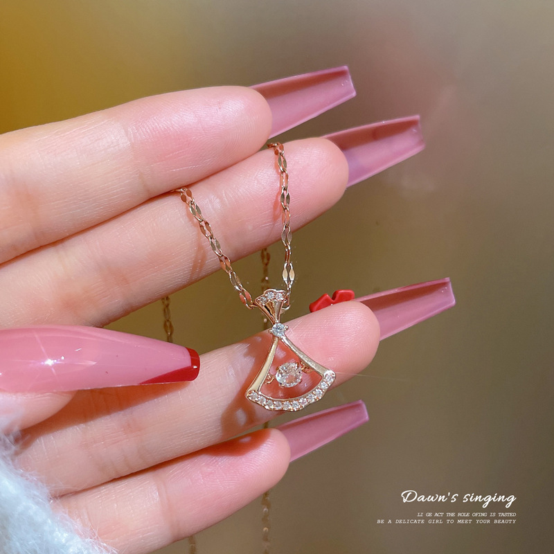 Collier en acier titane J215, pendentif en cuivre
