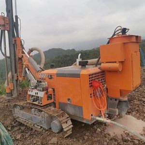 Foreuse hydraulique complète sur chenilles HJH B9 pour forage par percussion directe (DTH) |   140 kW, 110 150 mm, 32 m de profondeur |   Machine de dynamitage pour carrières et mines en terrasse ouverte - Product Image 3