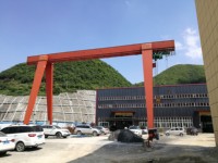 Grue mobile à portique montée sur rail à poutre simple 20t pour l'extérieur robuste