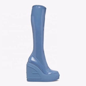 Botas de tacón de cuña para mujer, hasta la rodilla, con punta redonda, plataforma gruesa, de moda para fiesta, con cremallera lateral, de charol elástico, botines largos - Product Image 6