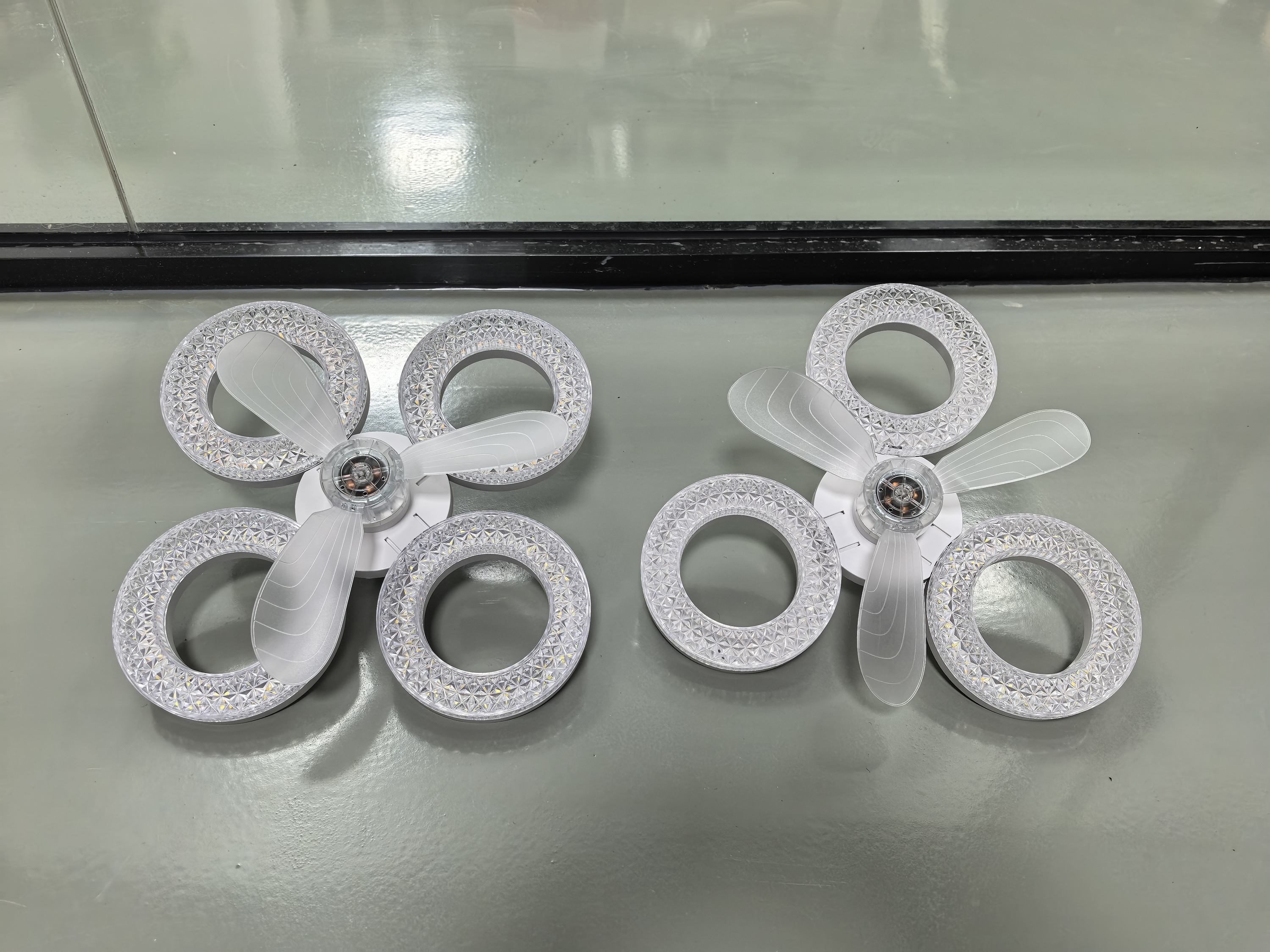 Crystal LED Star Ring Ceiling Fan Light Remote Control Dimmable 3 Speed Silent Fan Lamp for Bedroom Dining Room Apartment