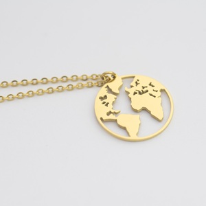 Nuove Donne di Disegno Accessorio Del <span class=keywords><strong>Mondo</strong></span> Mappa Collana Con <span class=keywords><strong>Ciondolo</strong></span> a forma di Cuore In Acciaio Inox Gioielli - Product Image 1