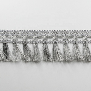 <span class=keywords><strong>Frange</strong></span> à pampilles métallique Lurex dorée et argentée de 5 cm en gros pour la décoration de tissus d'ameublement et de rideaux - Product Image 3
