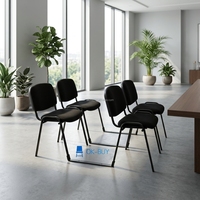 Chaise de conférence commerciale empilable moderne avec crochets de liaison, dossier autoportant, sièges rembourrés durables pour réunions et grands événements