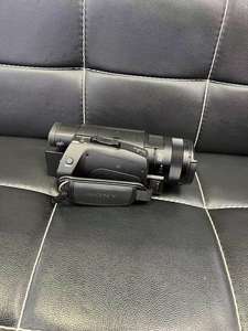 Filmadora Portátil Profissional 4K FDR AX700 com Sensor CMOS de 14MP e Zoom Óptico de 10x-20x - Product Image 3