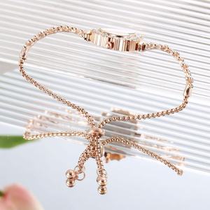 Reloj de Pulsera de Cuarzo para Mujer LP26, Estilo Diario, Esfera con Corazón Brillante y Diamantes de Imitación, Correa de Aleación Ajustable, Tipo Brazalete - Product Image 6