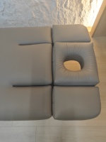 Table de massage électrique design moderne avec cadre en bois et éponge haute densité pour salon de beauté et spa