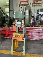 DADI J23 série 10 tonnes machine de presse à œillet de rideau pour percer le trou avec volant à manivelle unique