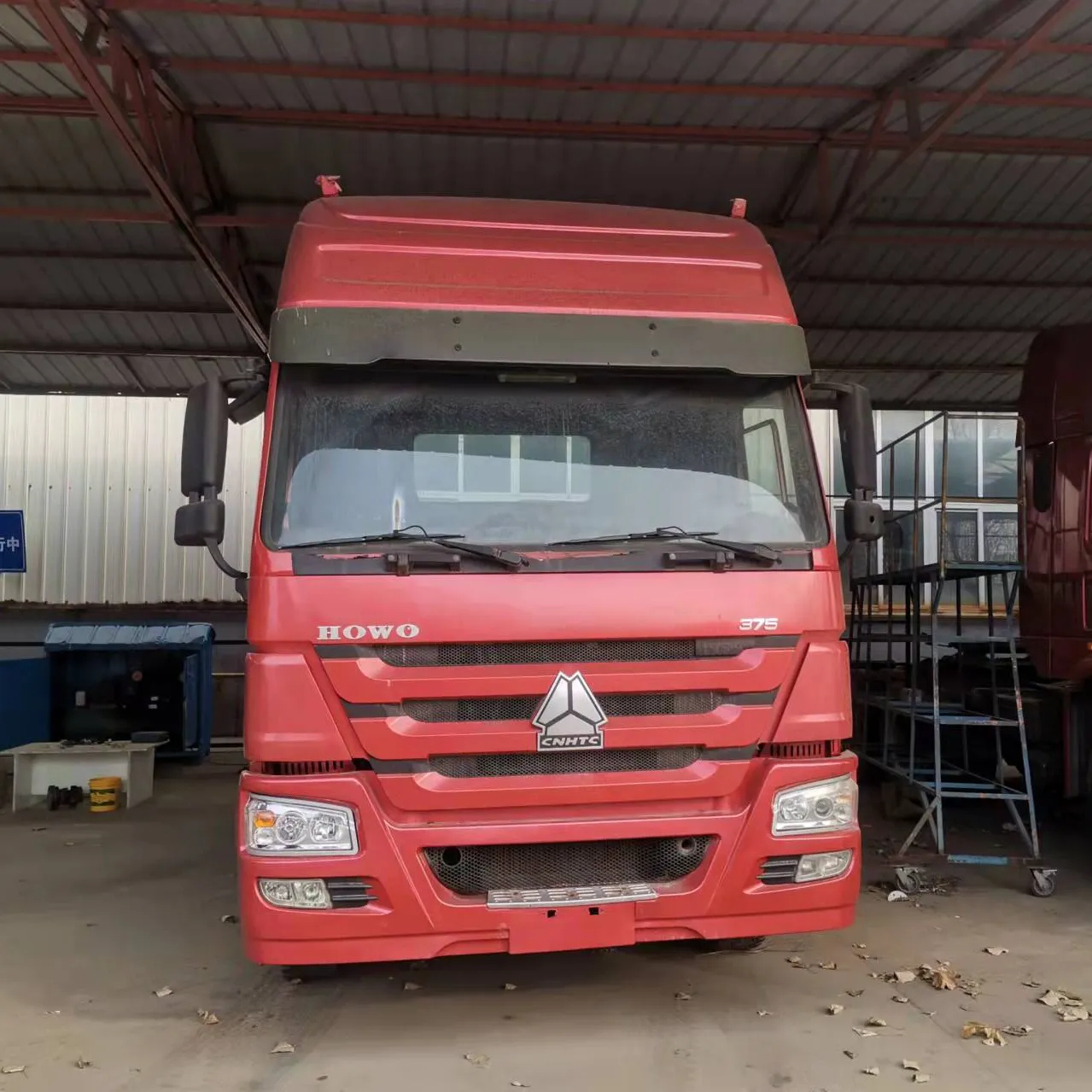 Fornitore della cina SINOTRUK HOWO Shcman 6*4 8*4 in vendita camion di trattore auto usate di seconda mano