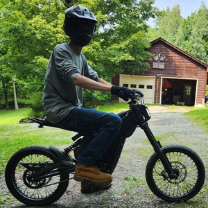 Nouvelle Moto Tout-Terrain Électrique Talaria Enduro 2025 60V 6500W Middrive X3 40Ah avec Moteur Puissant, Freins Hydrauliques et Pneus Larges - Product Image 6