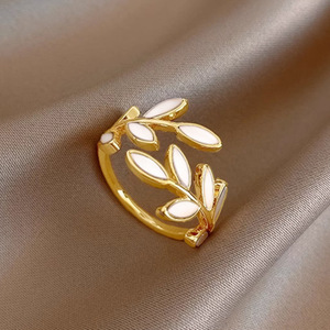 Anello Regolabile con Foglia e Smalto Marquise per Donne, Elegante Gioiello da Dito alla Moda - Product Image 1