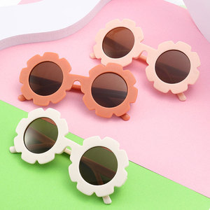Nouvelles lunettes de soleil pour enfants, monture ronde givrée motif tournesol, logo personnalisé, vente en gros - Product Image 2