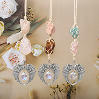 Vente en gros d'attrape-soleil en cristal k9 brut enveloppé d'aile d'ange brut attrape-soleil en cristal suspendu lune suncatche carillon éolien pendentif