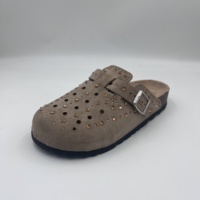 Sabots personnalisés à clous, semelle en PVC durable, procédé de collage à froid, mules en daim pour femmes