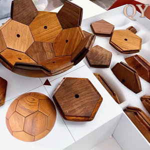Rompecabezas de Fútbol de Madera QY, Adorno de Balón de Fútbol de Madera Natural, Decoración para el Hogar, Decoración de Escritorio, Regalo Artesanal Hecho a Mano - Product Image 3