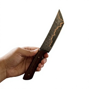 Couteau en acier Damas forgé à la main avec manche en bois, personnalisable, pour la chasse, le camping et la survie - Product Image 2