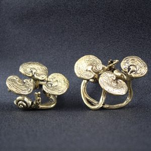 Soporte de incienso de latón con forma de caracol Lingzhi, hecho a mano, adorno chino para mascotas de té, para uso religioso, decoración artesanal de metal - Product Image 1