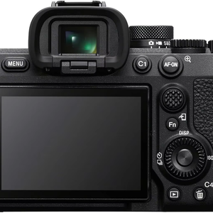 Cámara Sony Alpha 7 IV sin Espejo de Fotograma Completo con Lente Intercambiable y Kit de Lente Zoom de 28-70 mm - Product Image 1