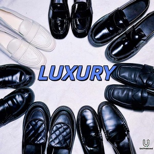 Chaussures de marche pour femmes de style luxe d'occasion, vente en gros, articles de seconde main de qualité supérieure - Product Image 5