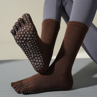 Chaussettes de yoga et de Pilates antidérapantes en coton à 5 doigts pour femmes - Adhérence pieds nus, personnalisation du logo et broderie pour le yoga, la barre et le sport
